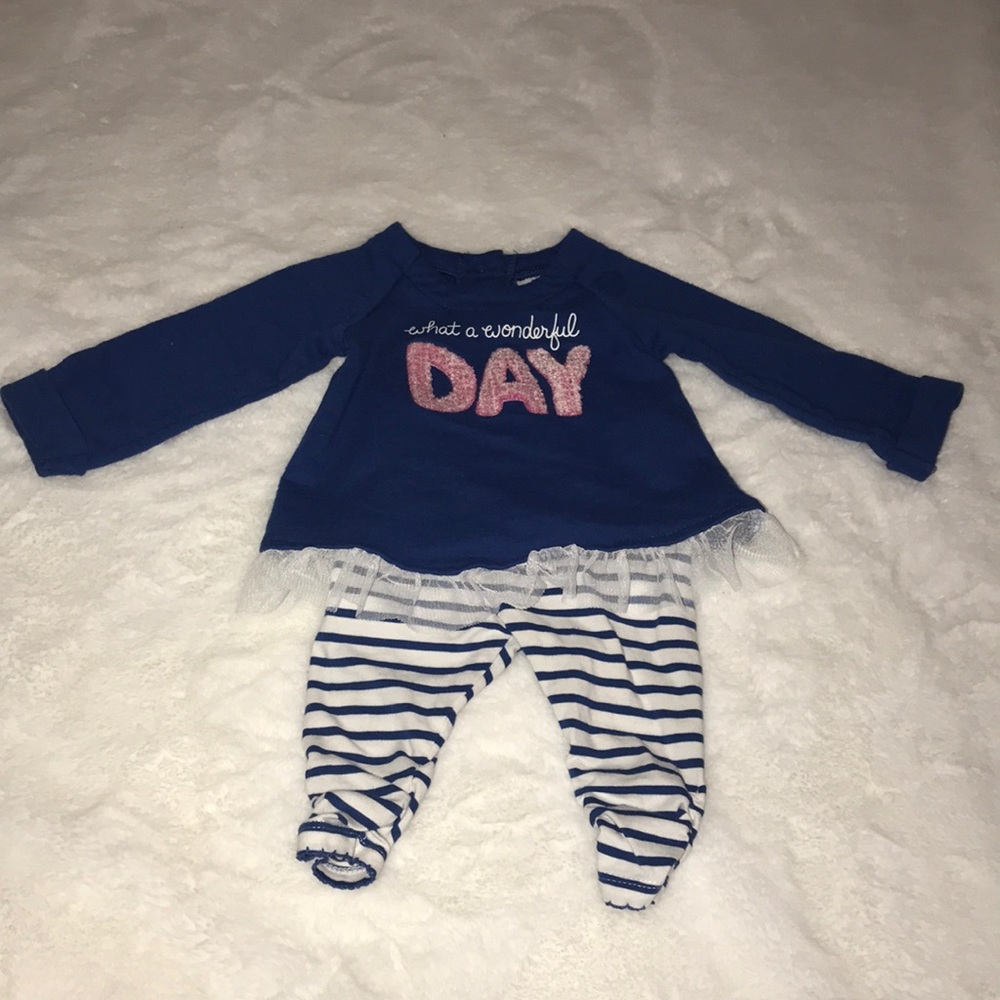 Cat and Jack: 2 piece outfit